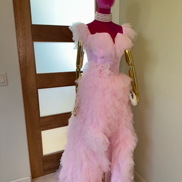 Pink Ruffled Off the Shoulder Prom
Dress with High Slit! 💗 - Picture 7 of 16